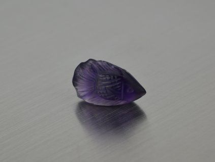 Améthyste naturelle poisson 12.4x17.5 mm sculptée