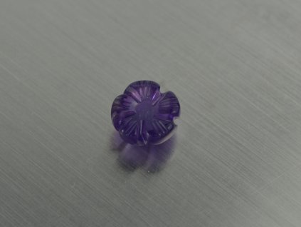 Ametyst naturlicher Blume 9.2 mm geschnitzt lila