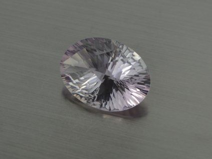Améthyste naturelle ovale 18.3x23.4 mm facettée