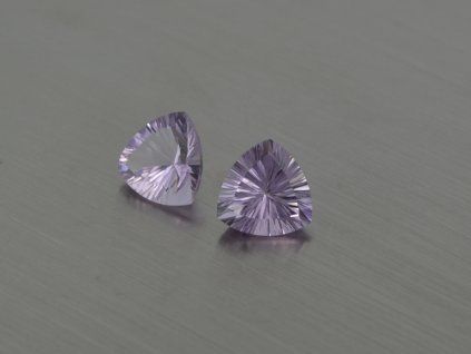 Améthyste naturelle trillion 10.0x10.0 mm facettée  paire