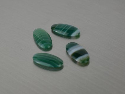 Agate naturelle ovale 8x16 mm cabochon verte
