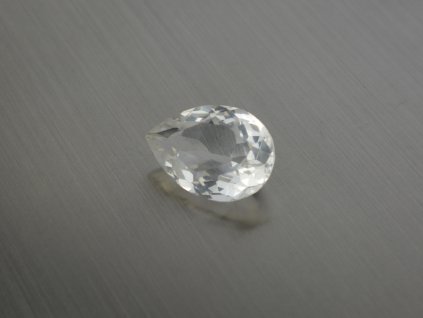 Quarz naturlicher Birne 15.8x23.0 mm facettiert  weiß-transparent