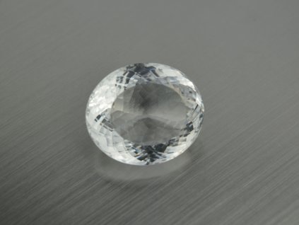 Quarz naturlicher oval 20.8x24.7 mm facettiert  weiß-transparent