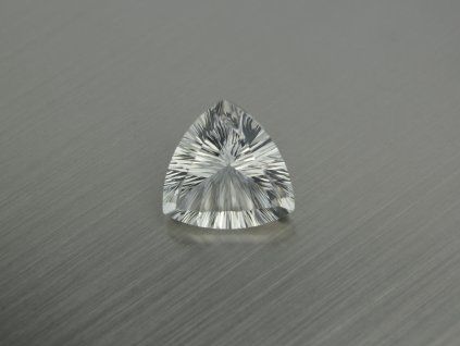 Quartz naturel triangle 17.9x17.9x11.9 mm facetté blanc transparent