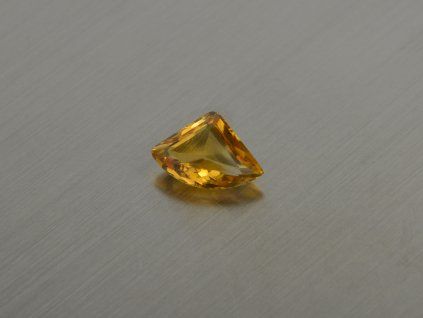 Citrine naturelle fantaisie 9.7x13.9 mm facettée
