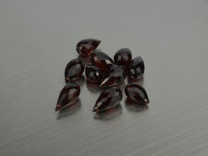 Grenat naturel briolette 6x11 mm facetté