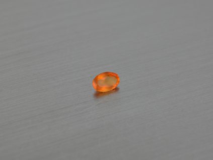 Karneol naturlicher oval 3.9x5.9 mm facettiert