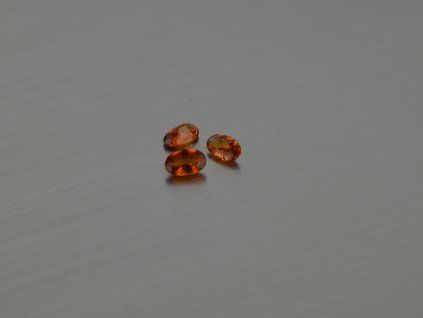 Grenat Spessartite naturel ovale 3x5 mm facettée