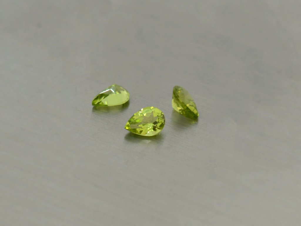 Olivin/Peridot naturlicher Birne 4x6 mm facettiert