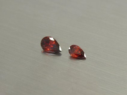 10317 kubischer zirkon birne 3x5 9x11 mm rot farbe granat