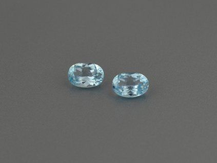 Topas naturlicher oval 6x8 mm sky blau facettiert