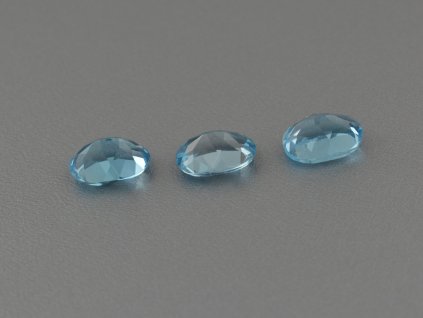 Topas naturlicher oval 5x7 mm swiss blau facettiert