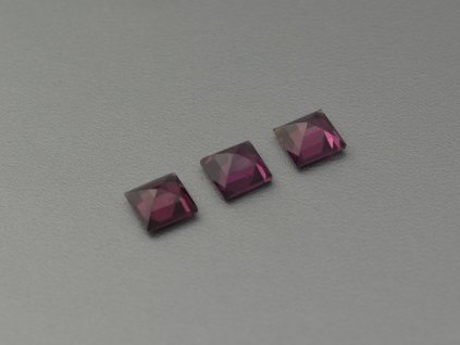 Granat  naturlicher quadratisch 5x5 mm rhodolit facettiert