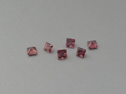 Granat  naturlicher quadratisch 3.0x3.0 mm rhodolit facettiert