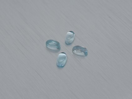 Topas naturlicher oval 3.0x5.0 mm sky blau cabochon