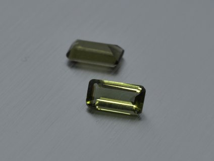 Moldavite naturlicher oktagon 5.2x10.1 mm facettiert  Paar