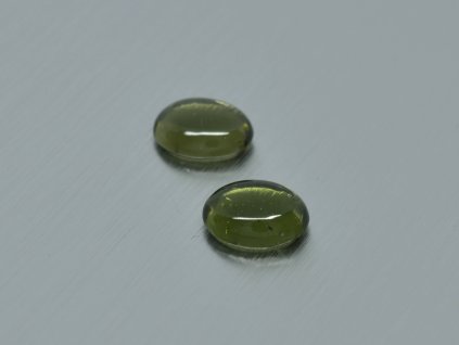 Moldavite naturlicher oval 6.9x8.9 mm cabochon Paar