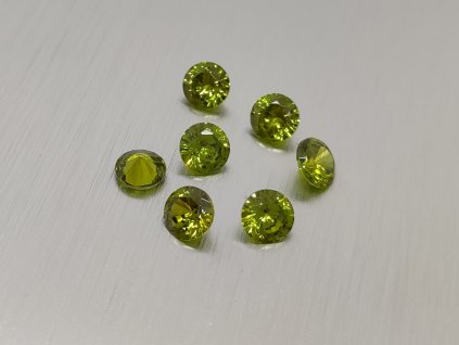 Glas synthetisches  rund 4-6 mm farbe olive grün facettiert