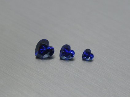 7896 saphir synthetisches herz 3 0 5 0 mm blau