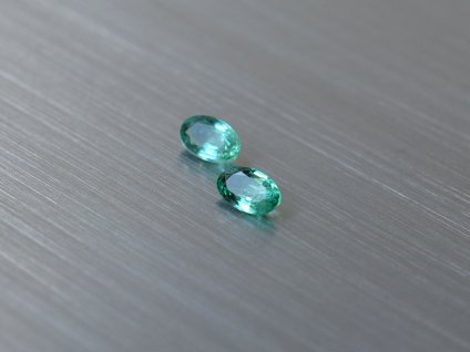 Smaragd naturlicher oval 3.1x5.1 mm facettiert