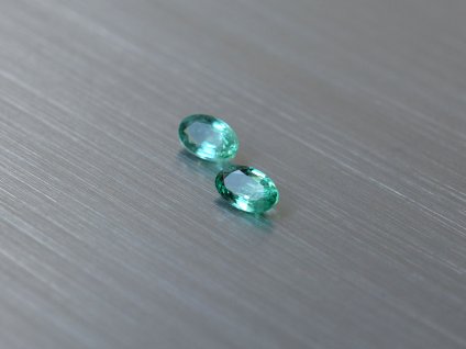 Smaragd naturlicher oval 3.1x5.0 mm facettiert