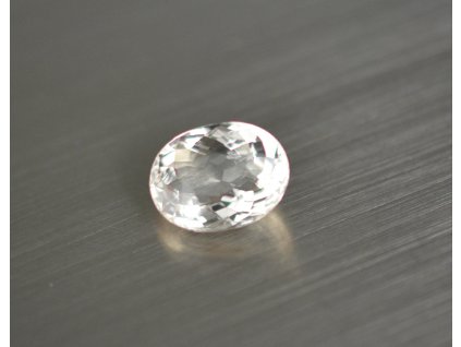 Morganit naturlicher oval 7.5x10.0 mm  facettiert