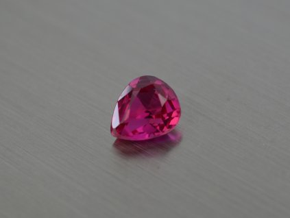 Ruby synthetischer  Birne 7x8 mm rot-rosa