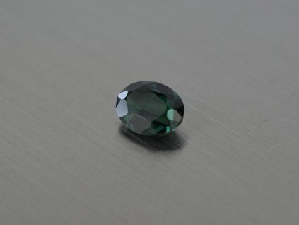Spinell synthetisches  oval 6x8 mm grün farbe Turmalin