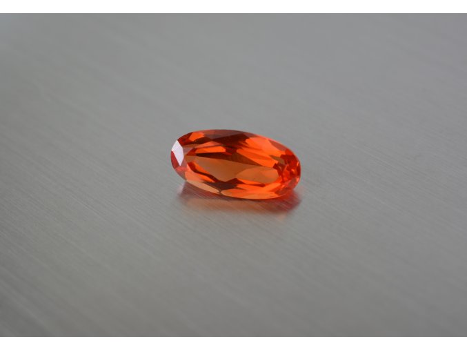 Corund padparadscha  synthetisches  oval 8x16 mm