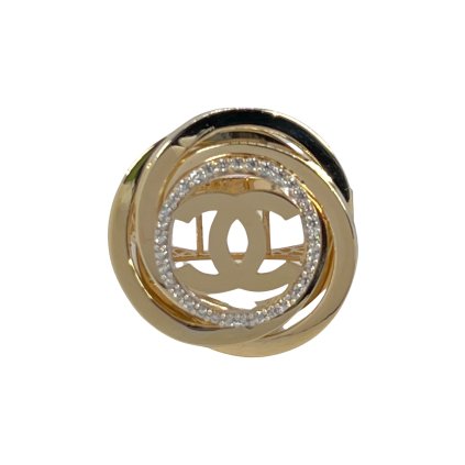 Zlatý prsteň s logom s písmenami CC a zirkónmi