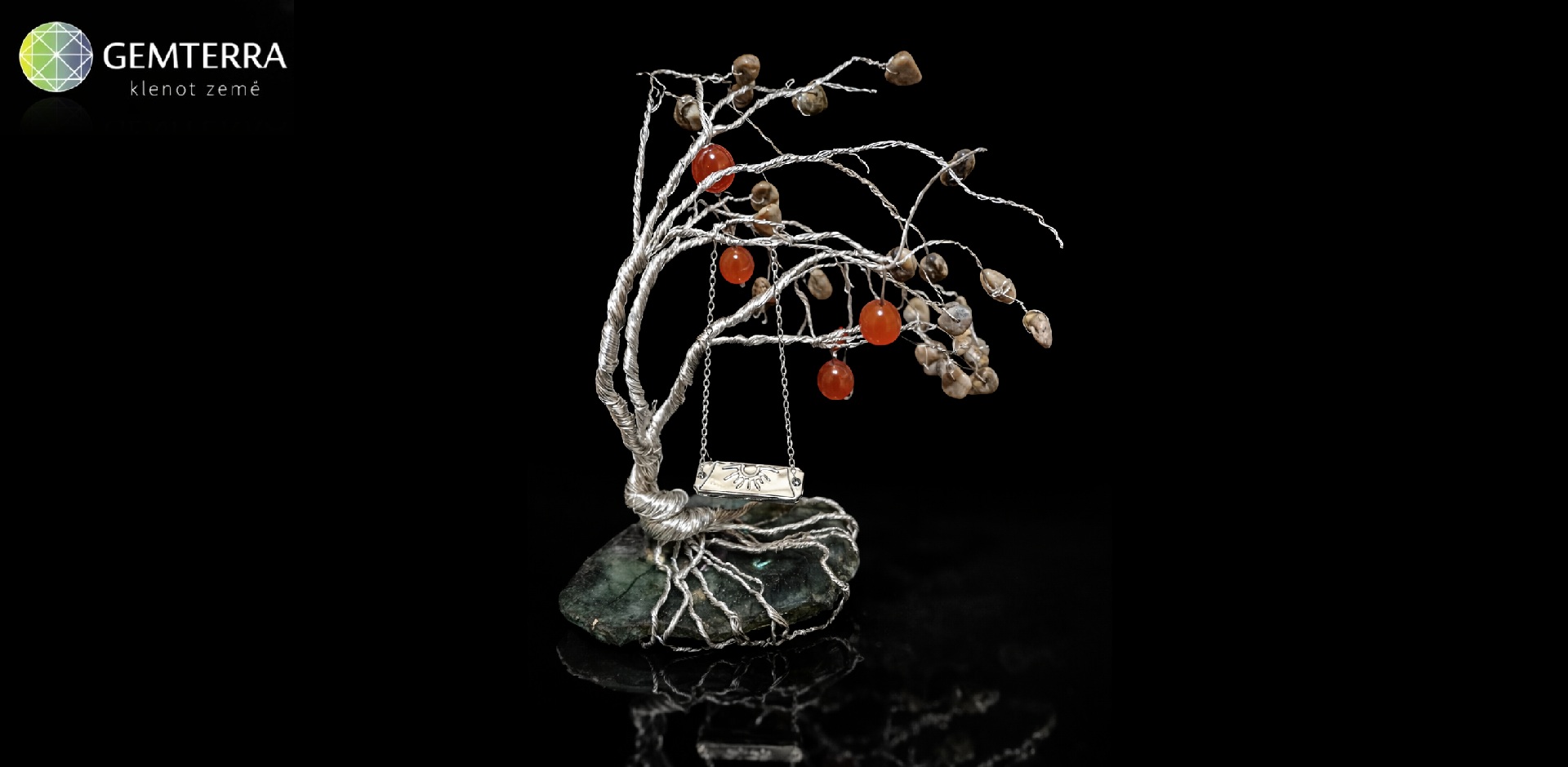 Strom z labradoritu, karneolu a obrázkového jaspisu