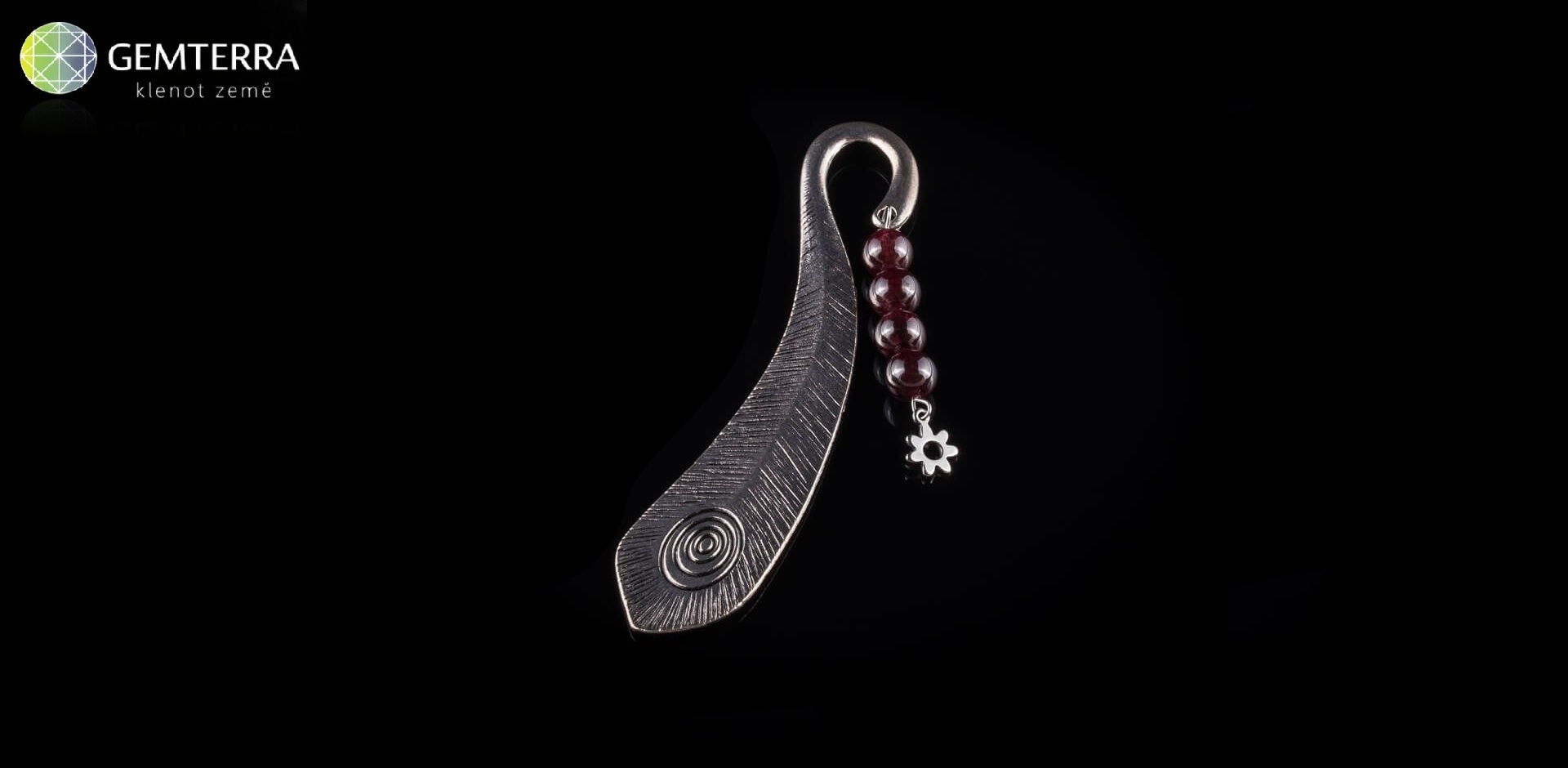 Záložka do knihy s granátem