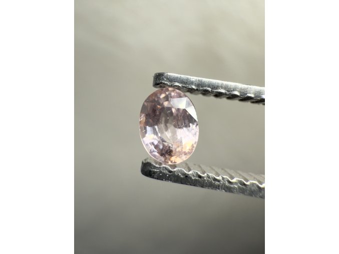 Safír broušený 0.7ct