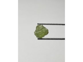 Peridot surový 4.95ct