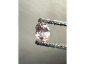 Safír broušený 0.7ct