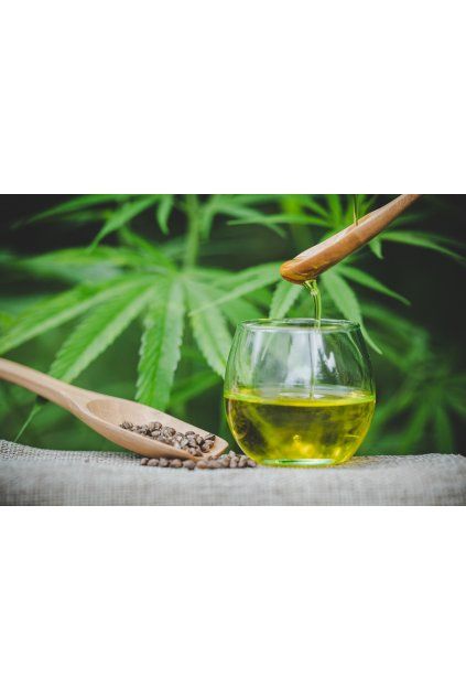 konopny olej pouring small