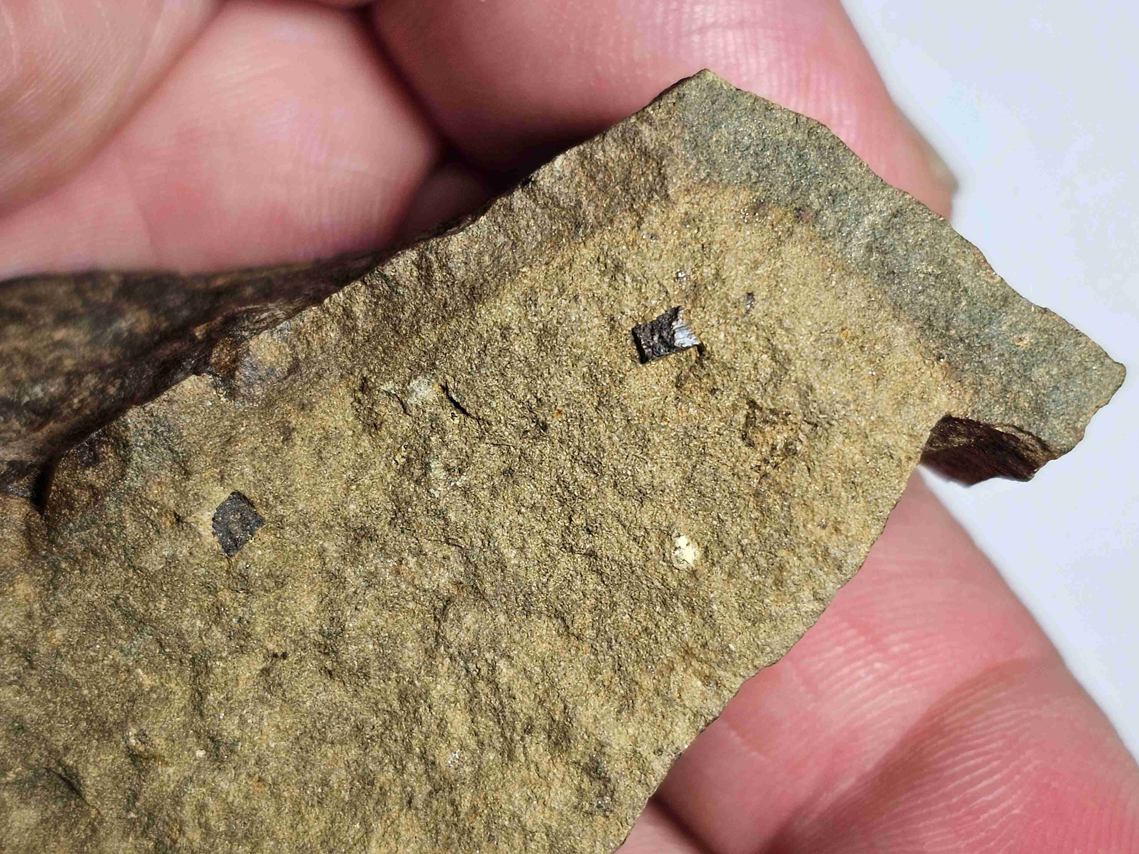 sikma-plocha-a-ctvercovy-prurez-minerali-2024-11-16