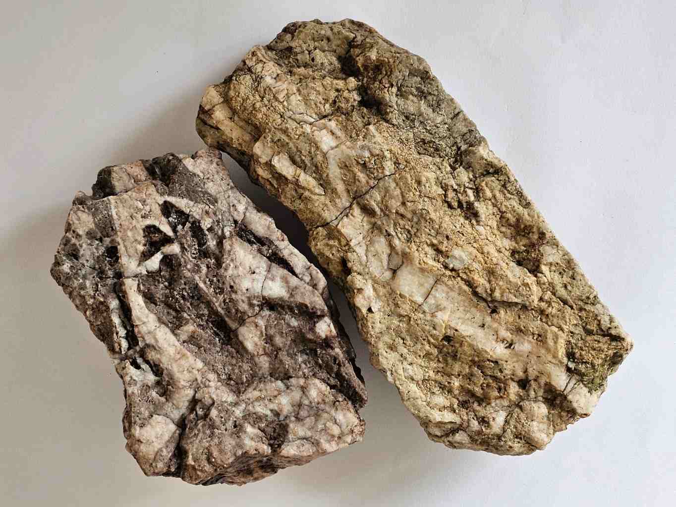 vicegeneracni-kremen-starsi-podrceny-do-formy-brekcie