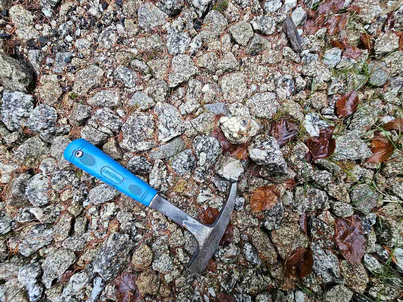 cesta-drcene-kamenivo-z-lipne