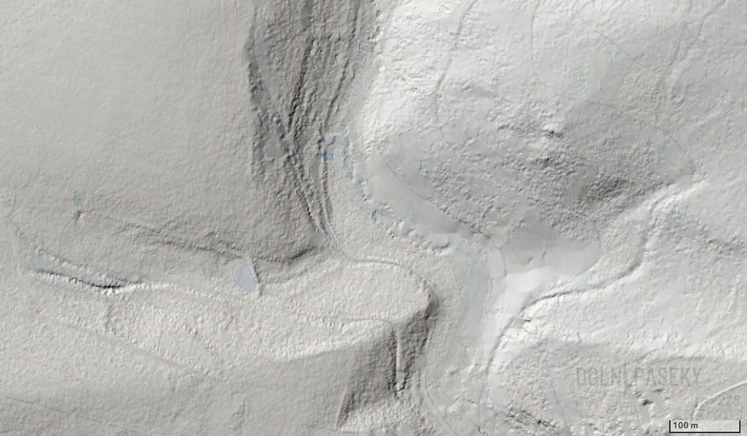 bily-halstrov-dolni-paseky-rozdil-mezi-regulovanym-a-neregulovanym-tokem-DMR5g