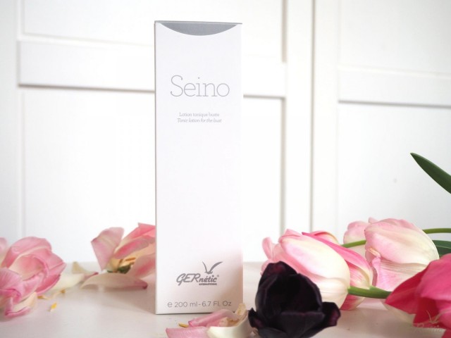 Recenze: Seino s poprsím umí čarovat