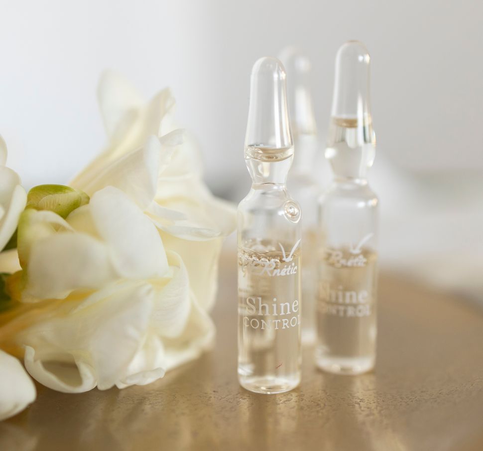 Zamatovo matná pokožka na počkanie s novými ampulami Shine Control od GERnétic