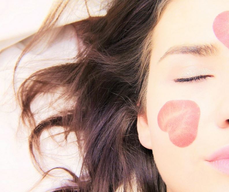 Z kosmetické poradny: Jak ošetřovat pleť alergickou na líčidla