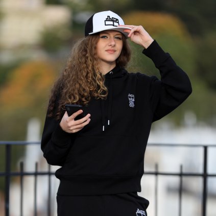 GOT mikina cerna oversized 1