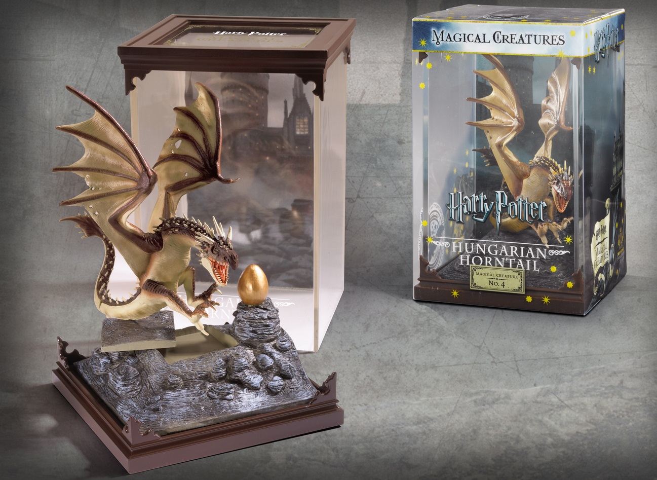 Harry Potter - socha Maďarský trnoocasý drak