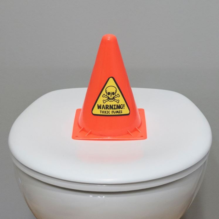 Upozornění na WC: Nebezpečné výpary!