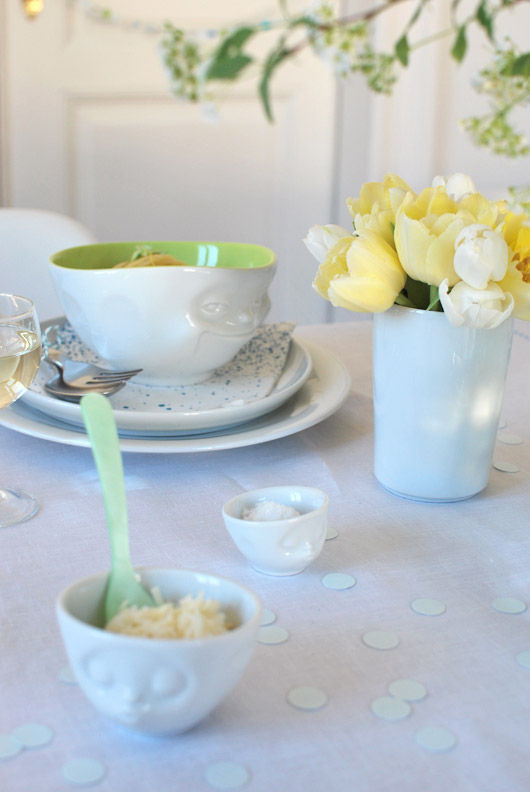 Porcelánová miska Tassen 58products | Smějící, pistáciová uvnitř