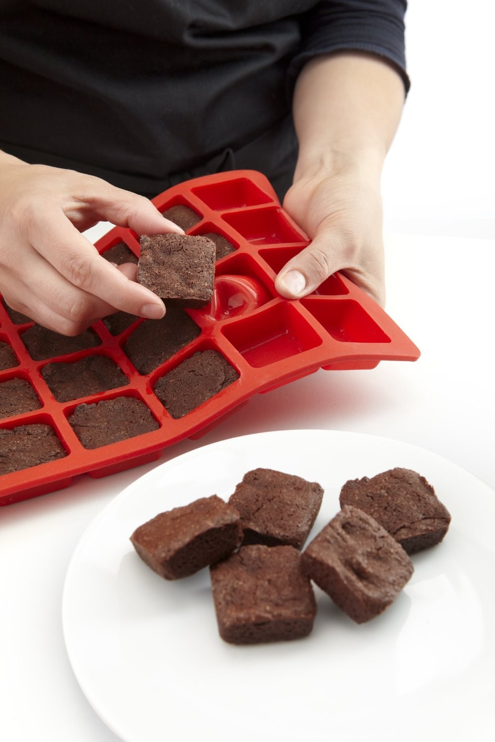 Fotografie Silikonová forma na pečení mini brownies 24 ks Lékué
