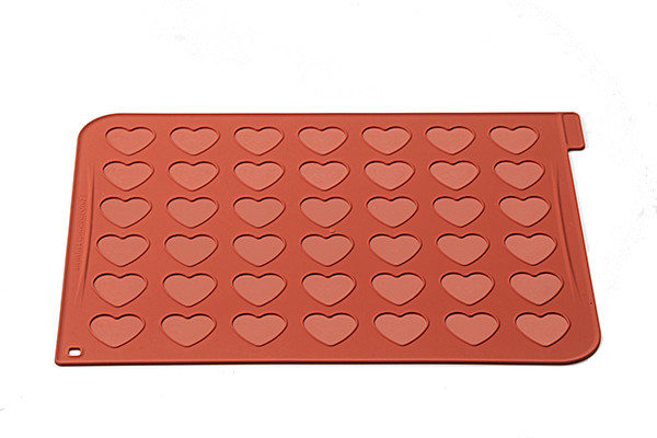 Silikonová podložka na pečení Makronek ve tvaru srdce Silikomart Heart Terracotta