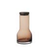 124629 1 karafa na vodu blomus lungo 650 ml kourova seda